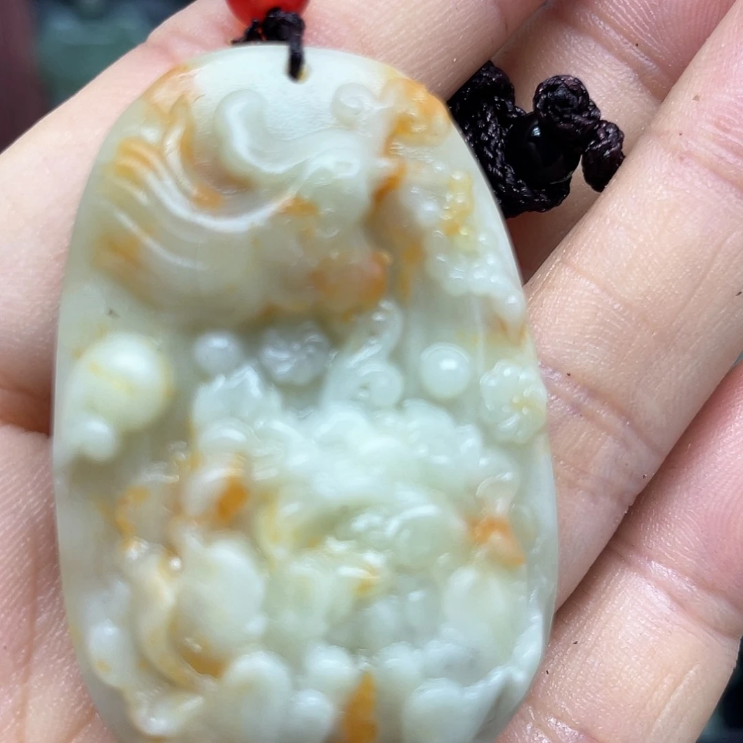 石英质玉合金颈饰