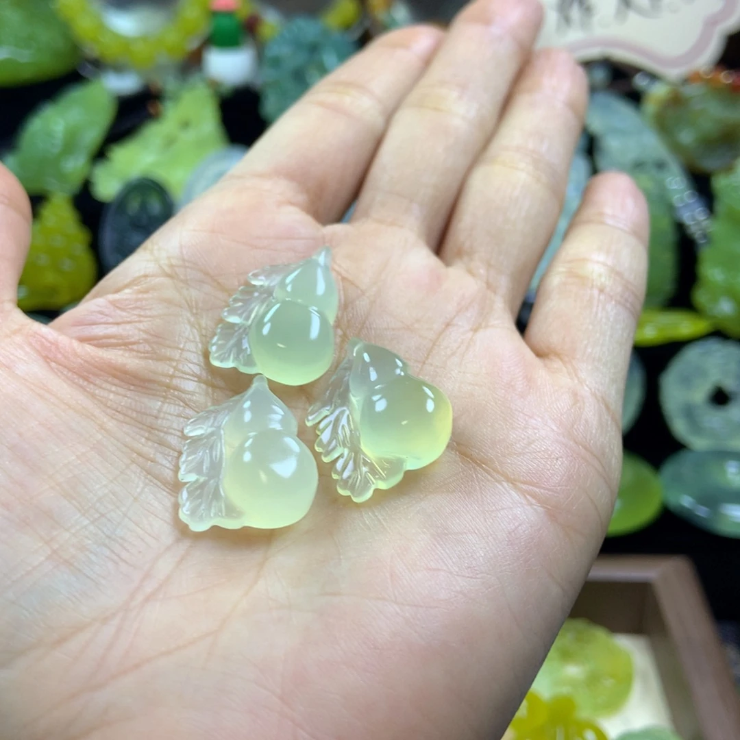 【闪购商品】蛇纹石玉颈饰未镶嵌