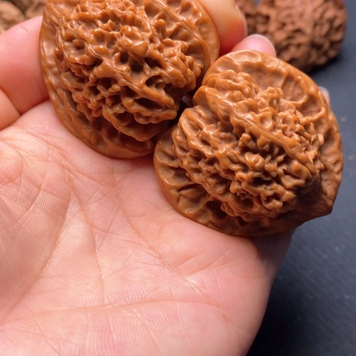 秦岭野生文玩核桃