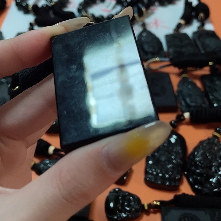 翡翠颈饰未镶嵌懿****)