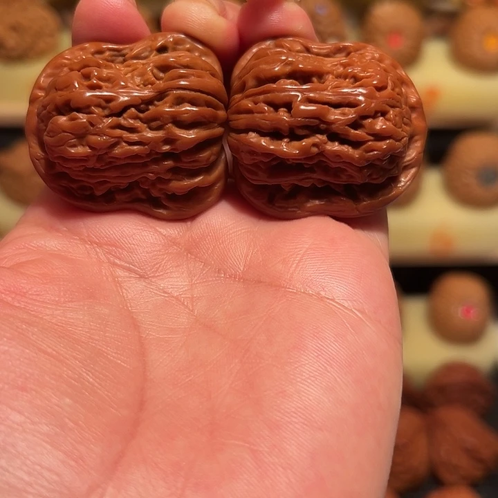 張****桃核吊坠精品核桃