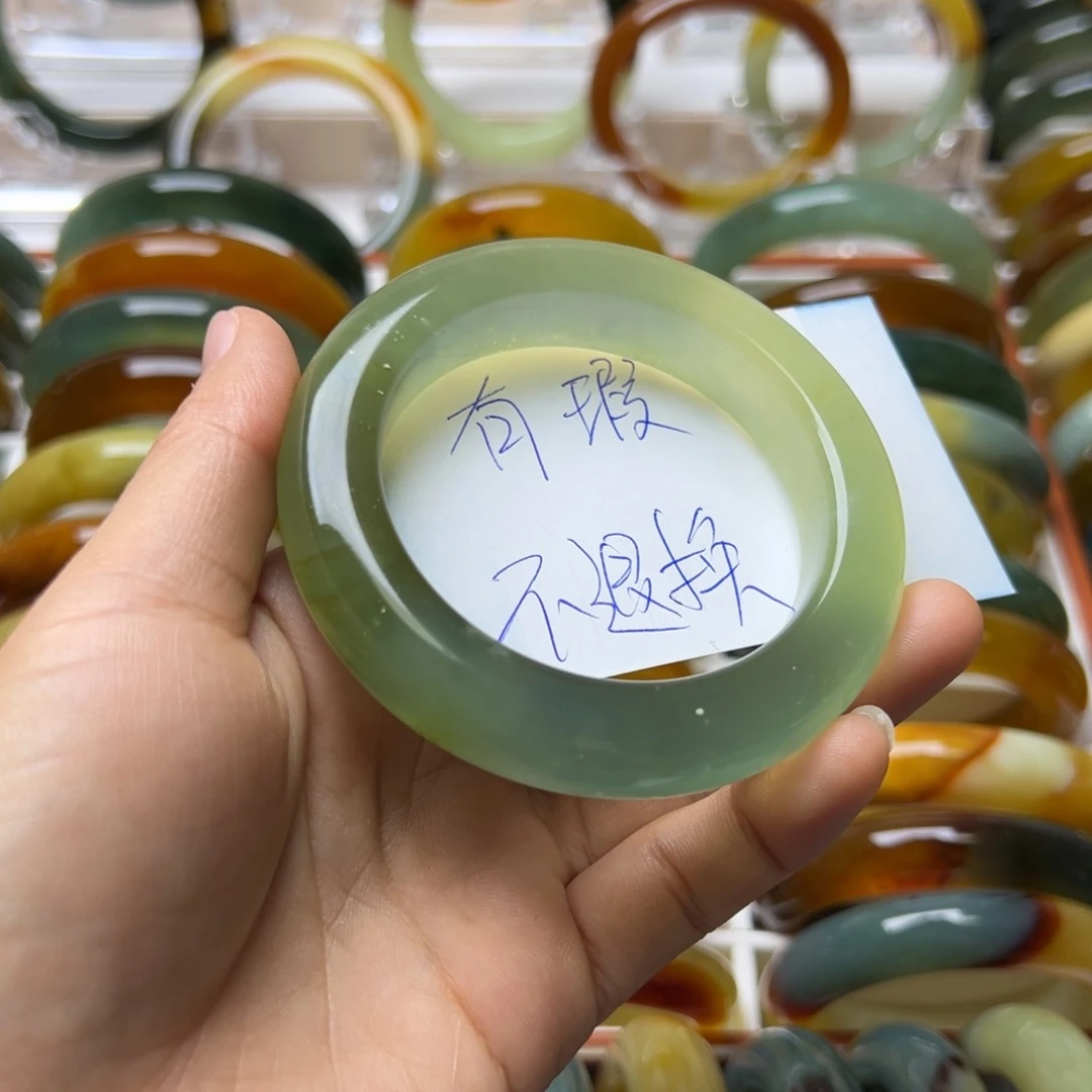 蛇纹石玉未镶嵌手镯