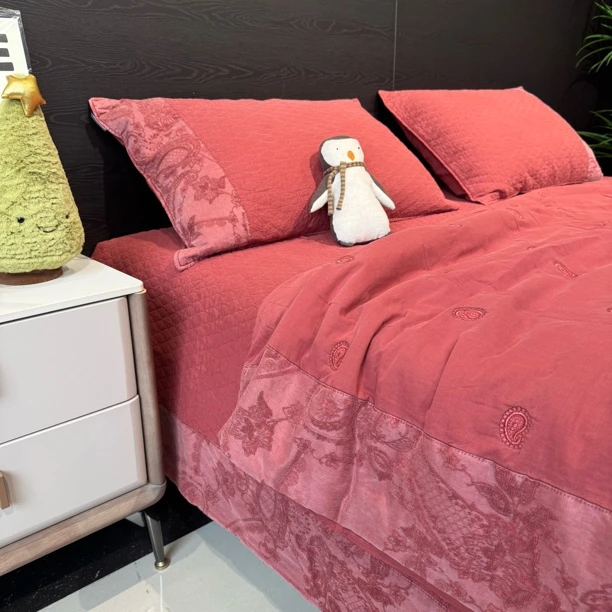 麦穗妈妈 推荐 高端纯棉砂洗安哥拉红色床盖三件套
