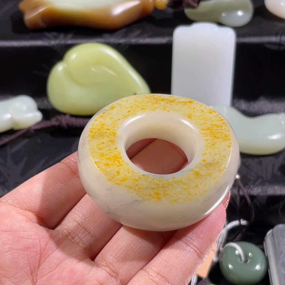 ****ᐝ颈饰未镶嵌和田玉