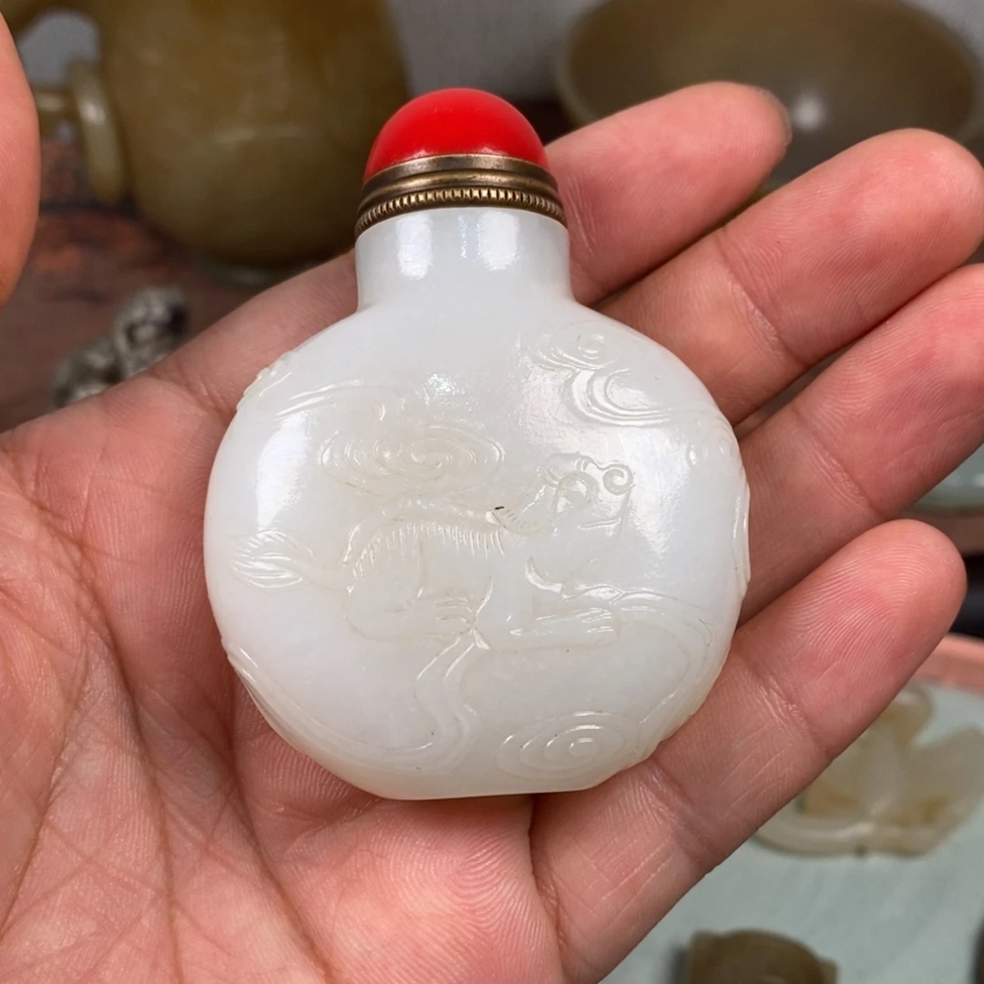 用***8非常精美得脖挂件