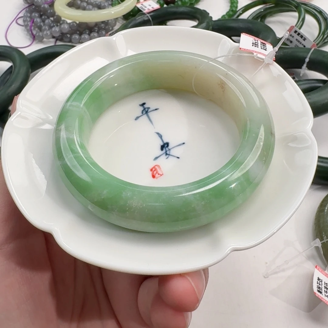 和田玉未镶嵌颈饰53.5赔钱清货