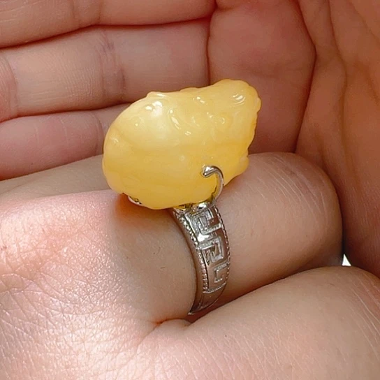 未镶嵌琥珀珠宝奇石