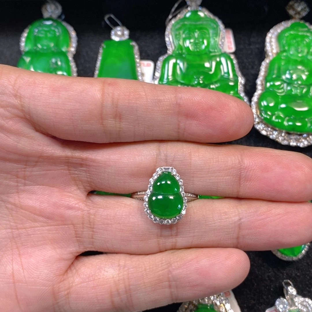 颈饰银S925镶嵌翡翠葫芦女戒