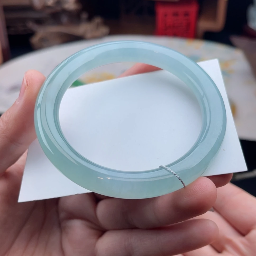 未镶嵌手镯（圆镯）翡翠