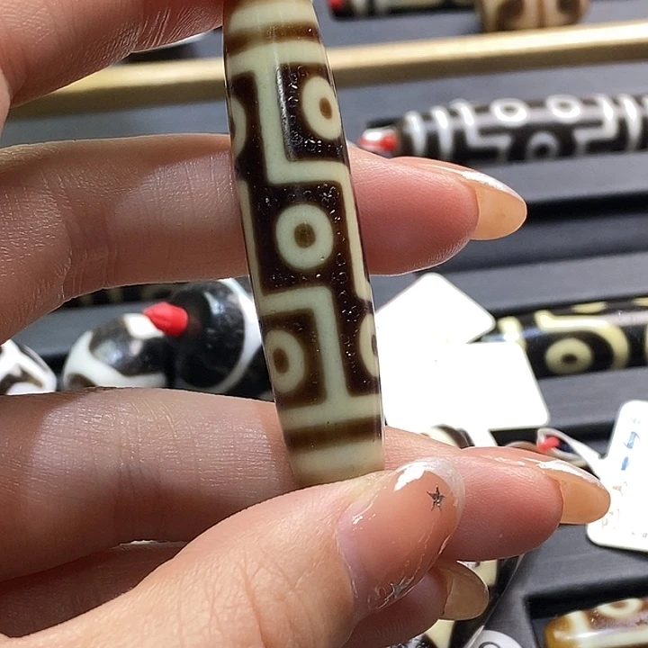 呼***玛瑙/玉髓（覆膜）未镶嵌颈饰