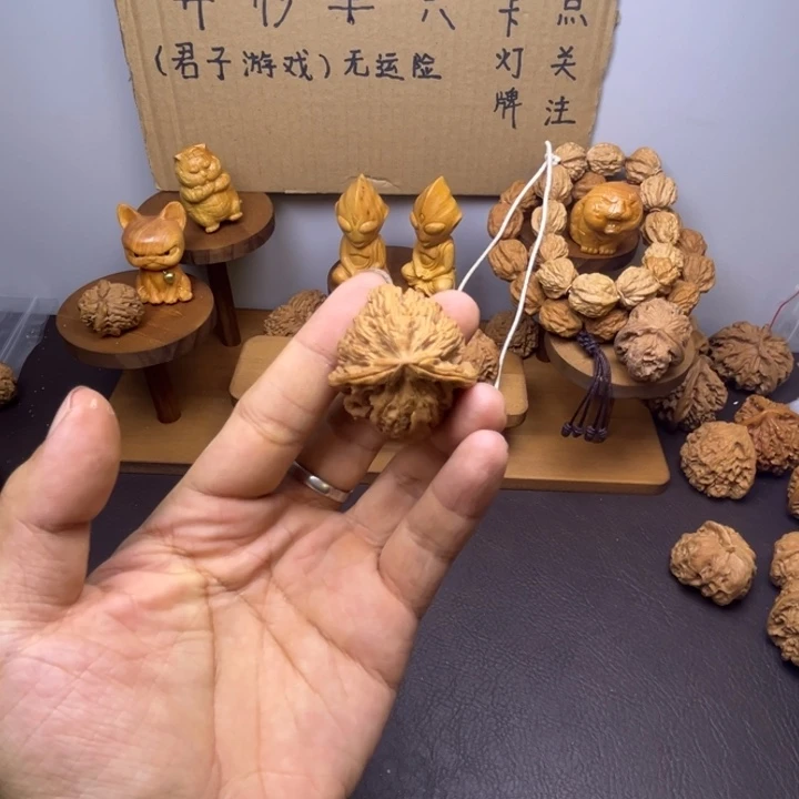 熬***狗桃核吊坠三棱小众