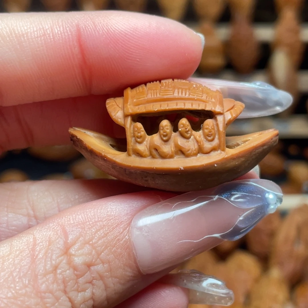 橄榄核把件镂空核舟