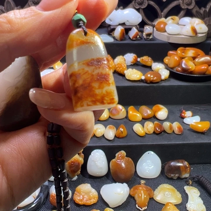 用***2和田玉未镶嵌颈饰