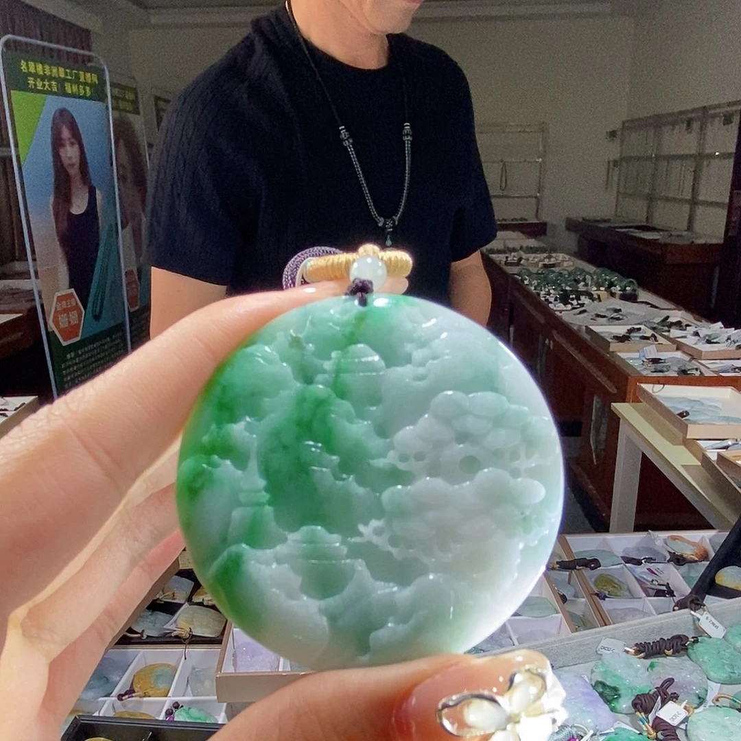 翡翠未镶嵌颈饰翡翠