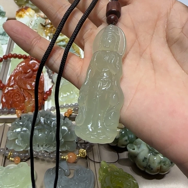 蛇纹石玉吊坠未镶嵌