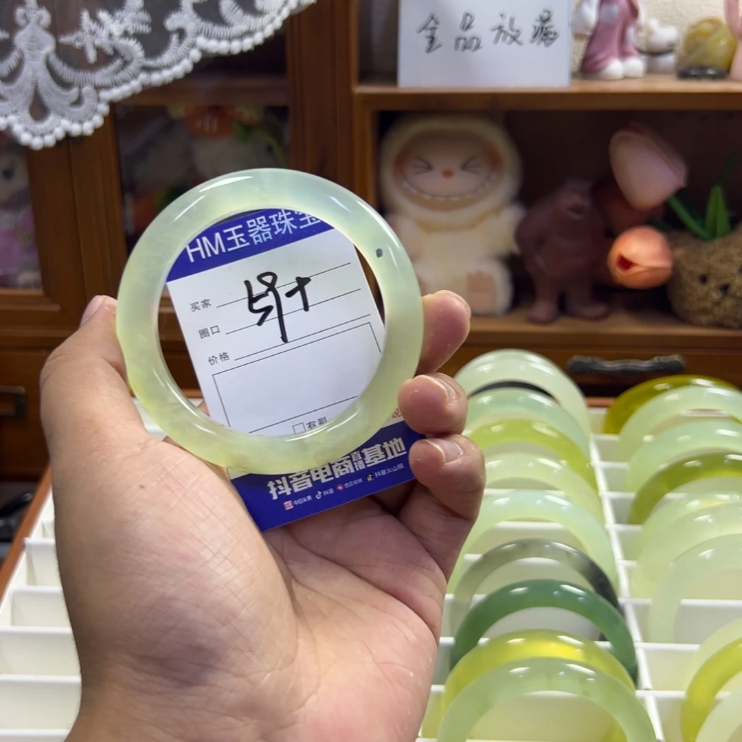 蛇纹石玉未镶嵌手镯599