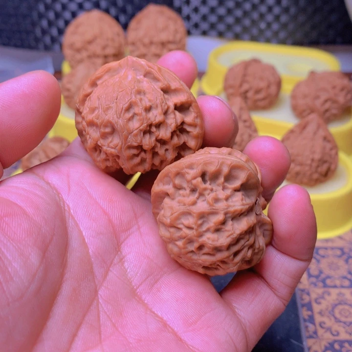 桃核把件L*.宫灯好看