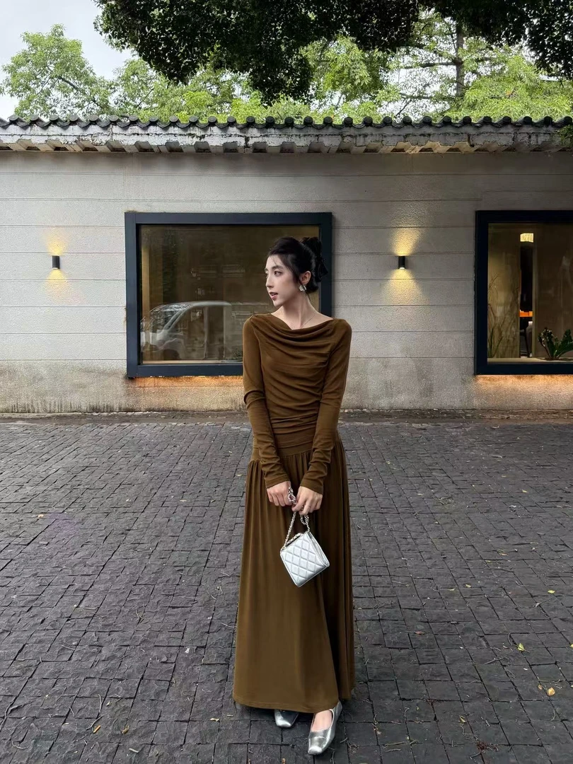 秋季新款气质褶皱收腰一字肩上衣长袖T恤女垂感半身裙长裙两件套