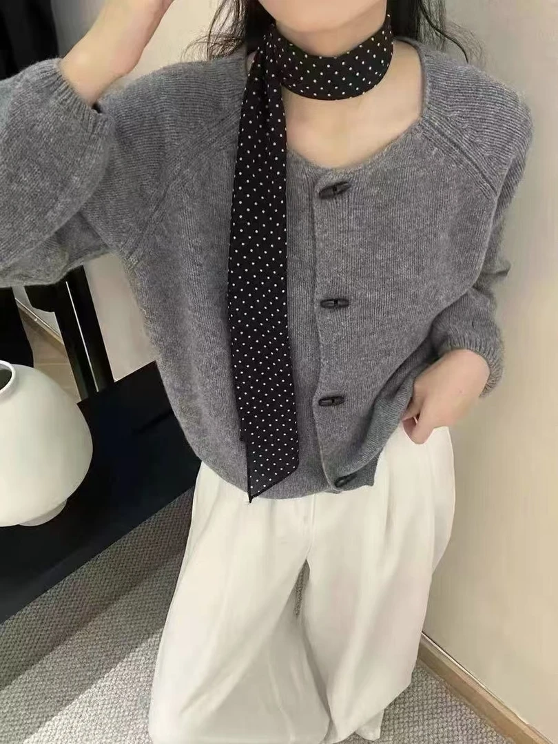 / 379/【100%纯羊毛】冬季新款百搭显瘦牛角扣针织开衫女潮
