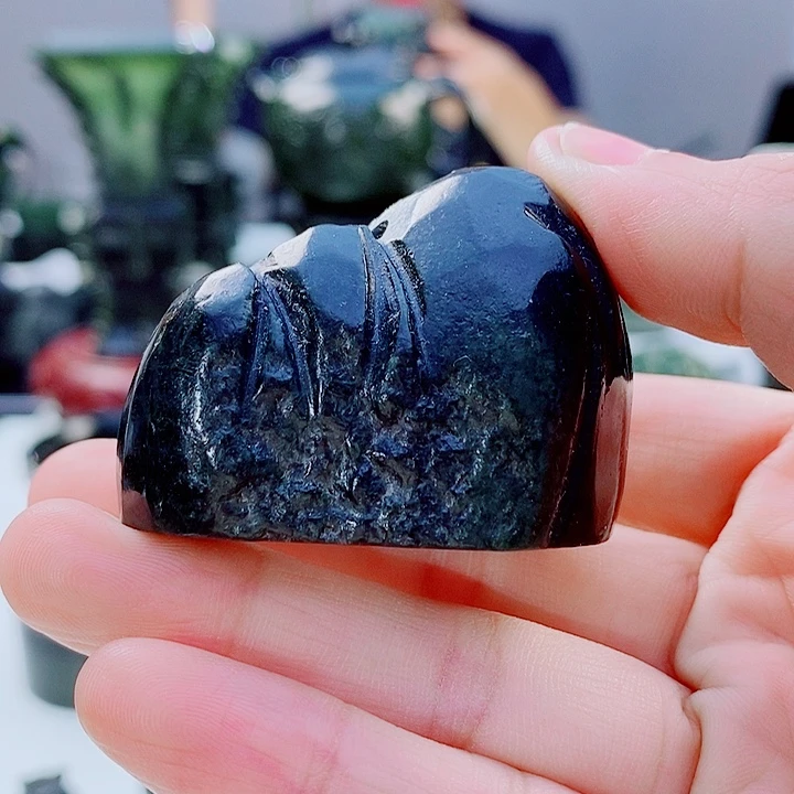 未镶嵌和田玉（青玉）把件