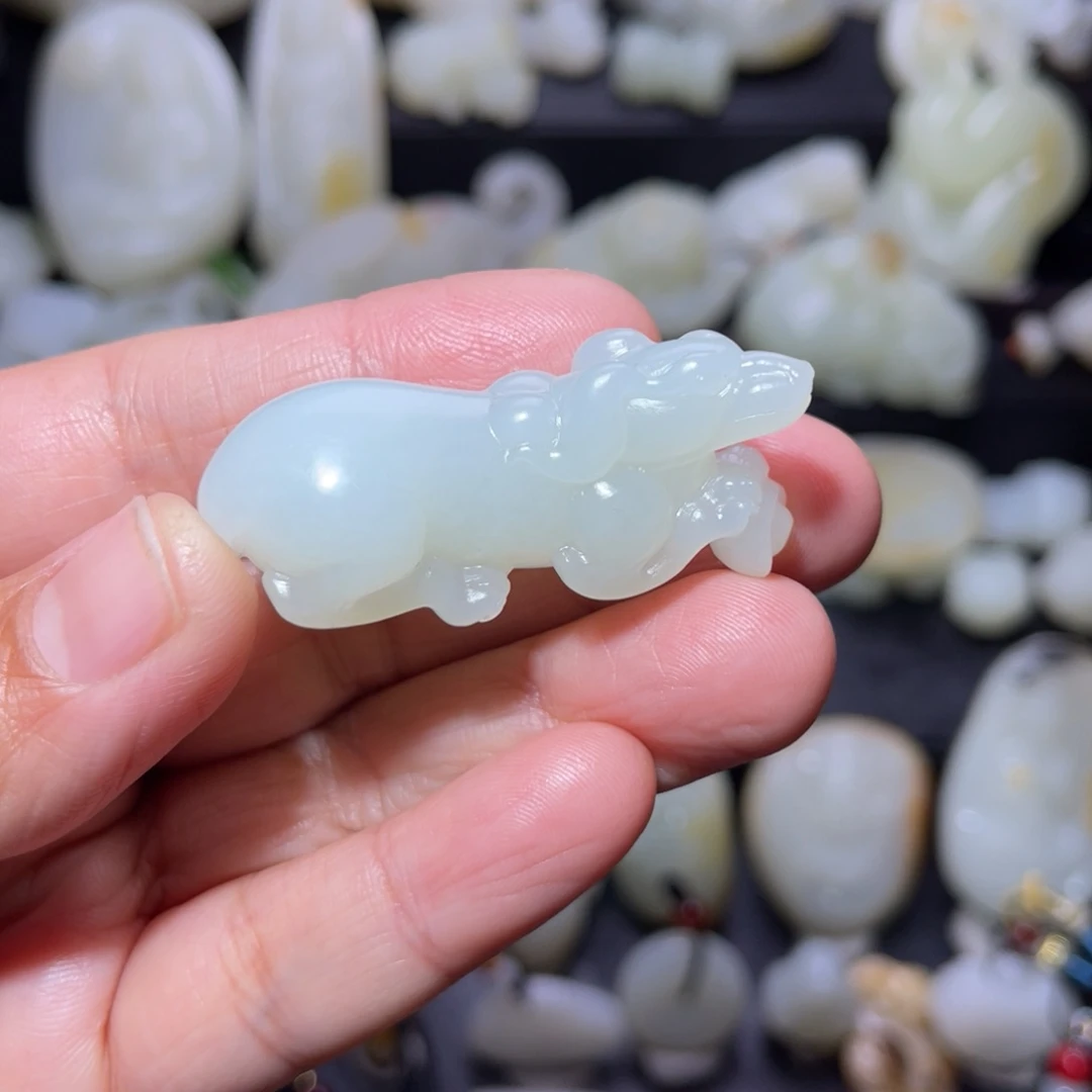 和田玉颈饰未镶嵌开****划