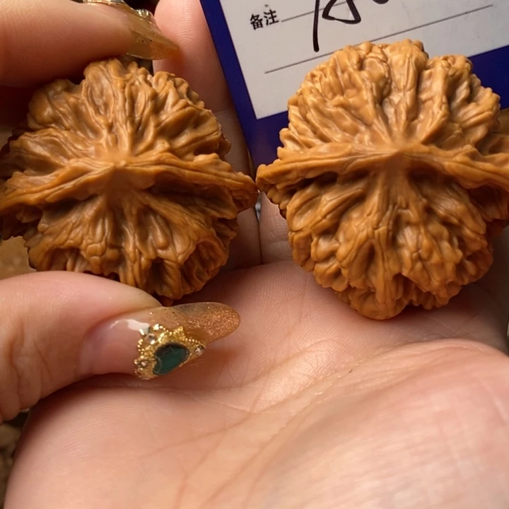 桃核把件帝王狮子头