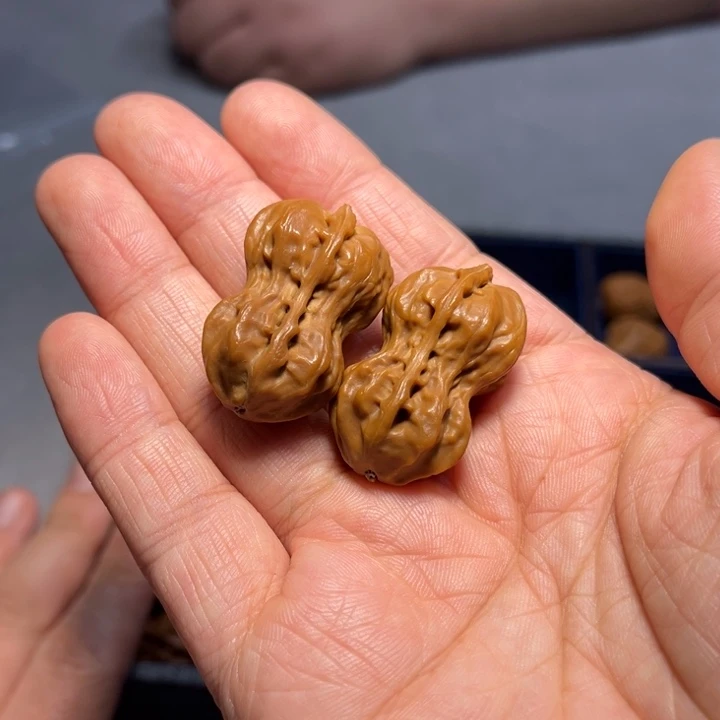 文玩核桃把件花生8488