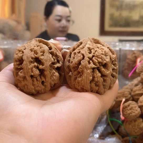 文玩核桃吊坠零*九44大粗筋有水尖