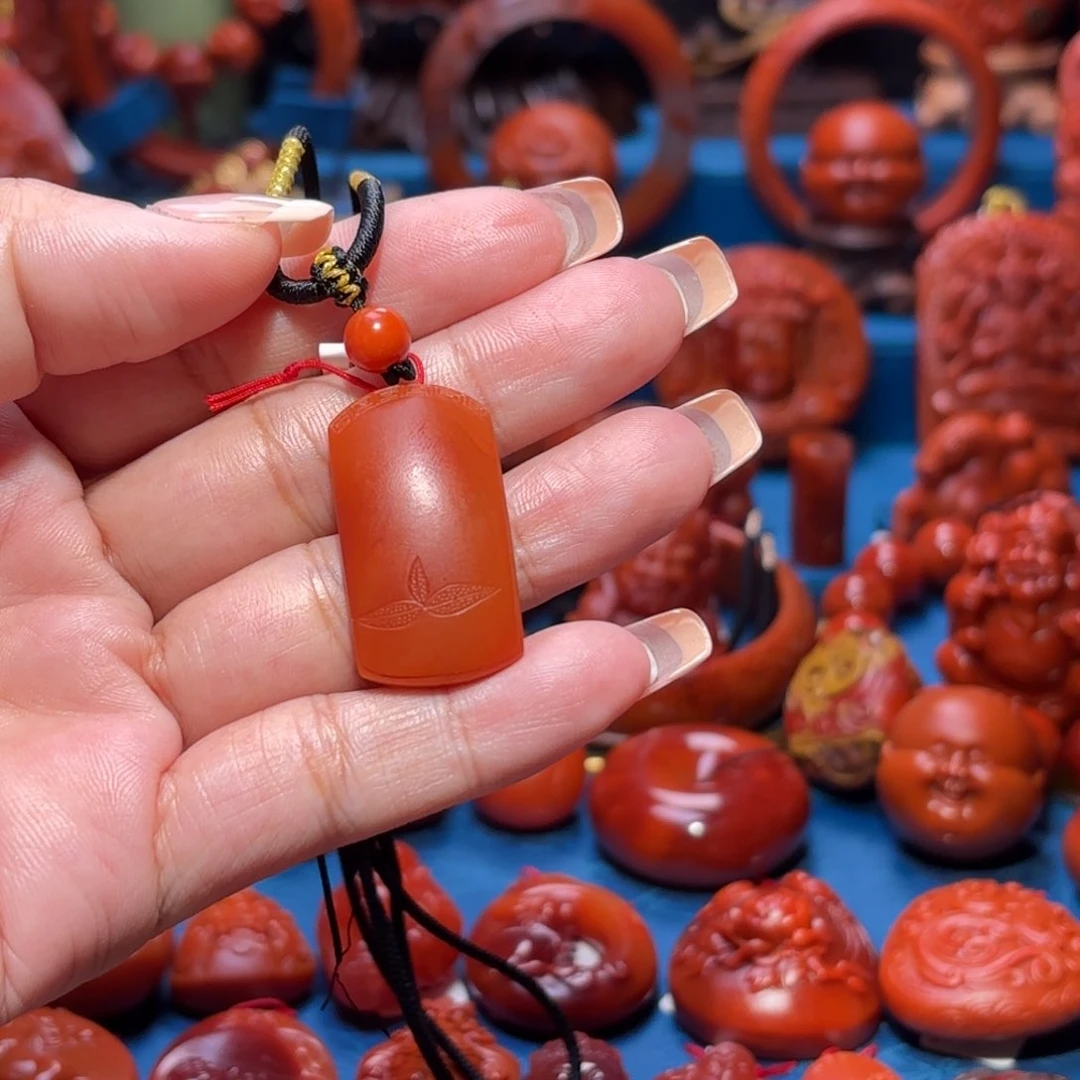 未镶嵌雕刻南红玛瑙