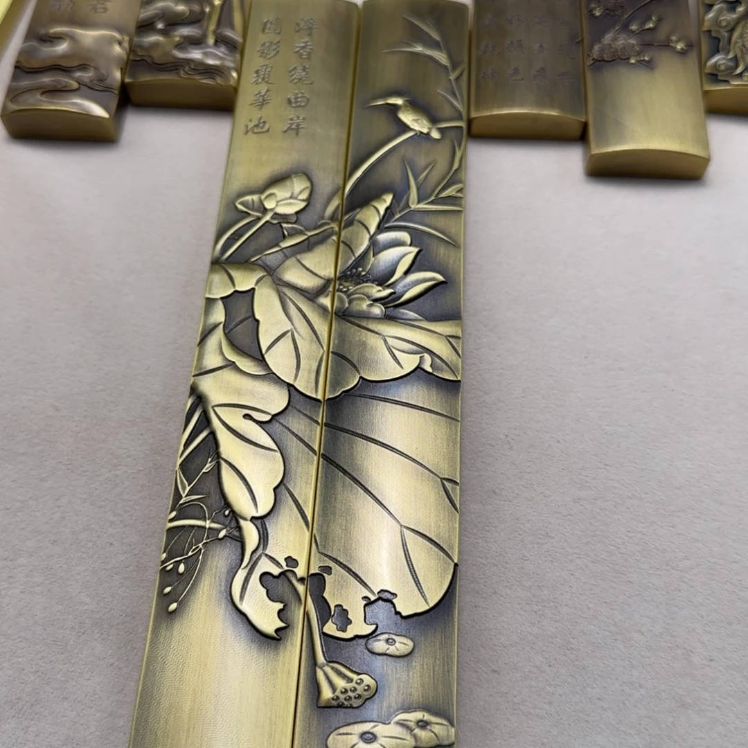 荷花20厘米镇尺一对