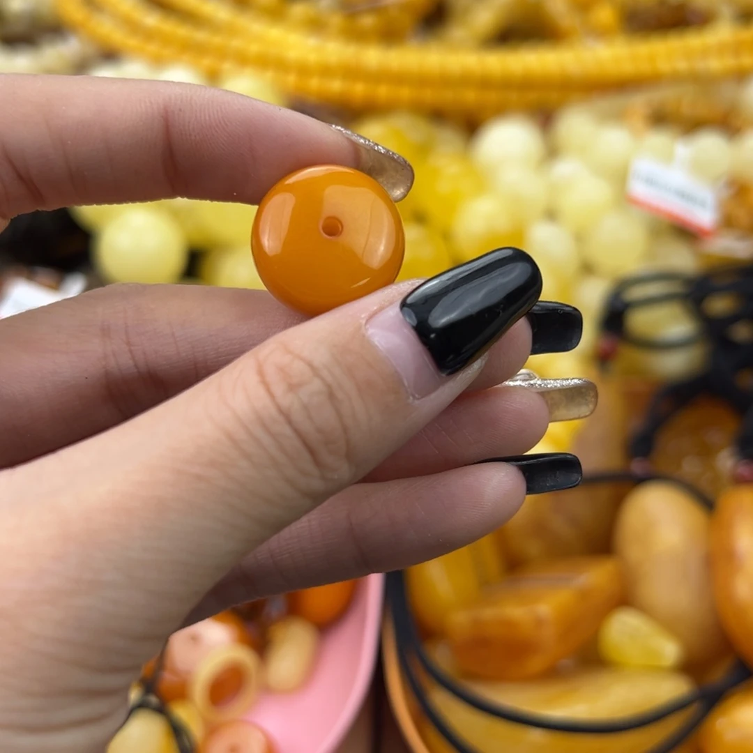 琥珀珠宝奇石未镶嵌