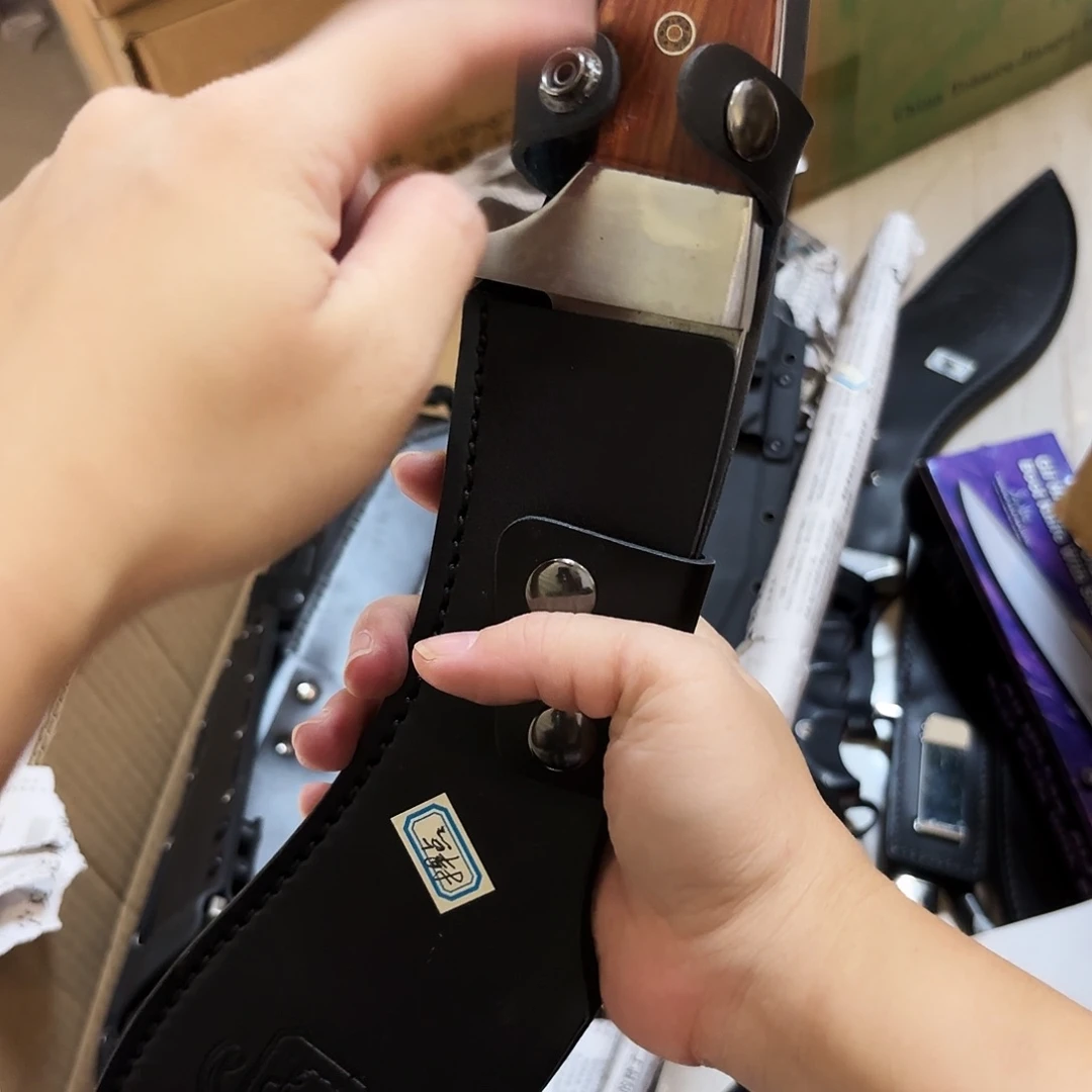 不锈钢瑕疵处理红色大狗