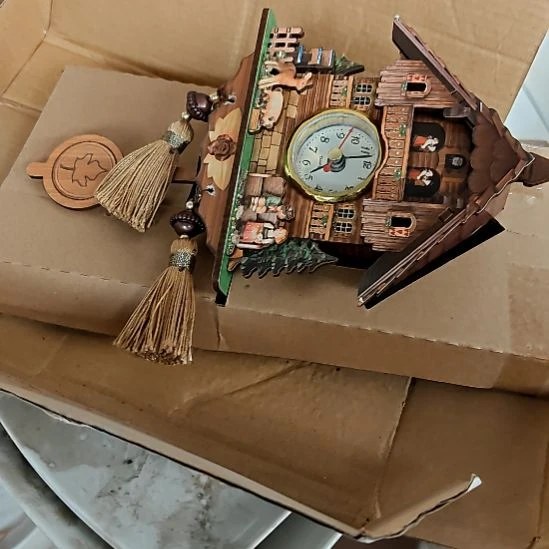 绿泥盘子碗茶壶啥都有