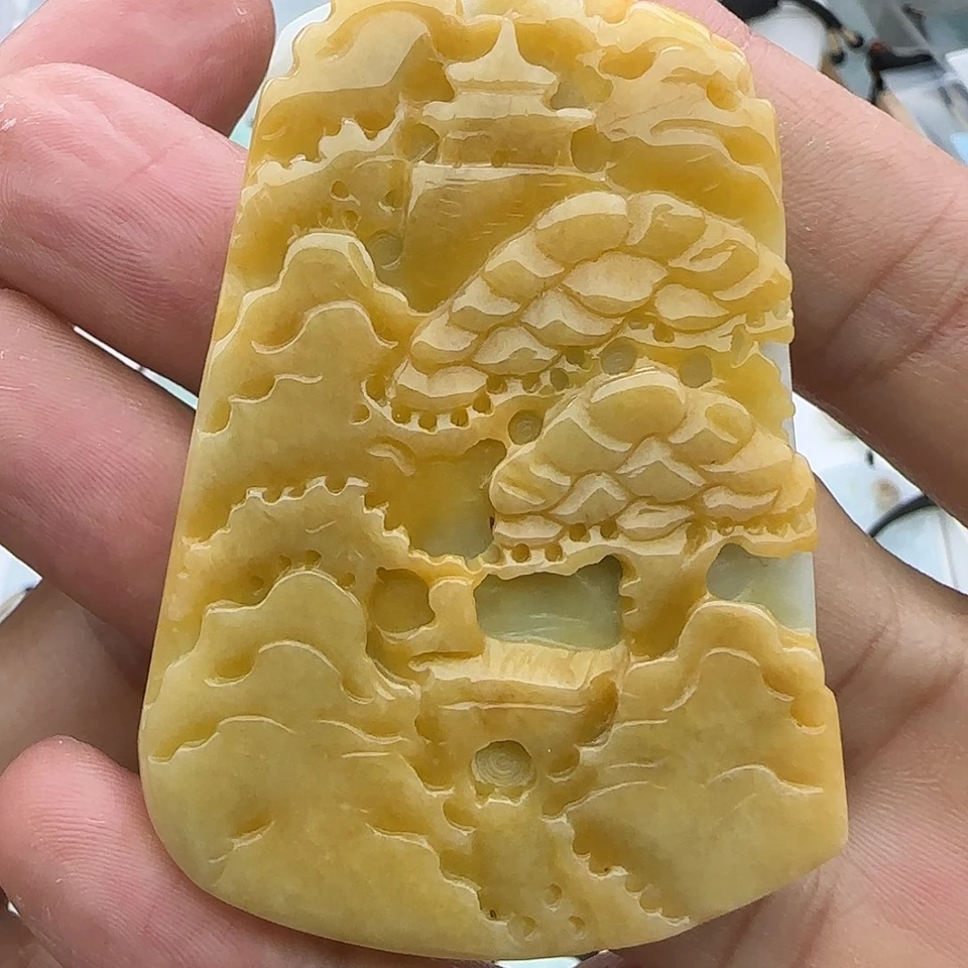 娅***翡翠未镶嵌颈饰翡翠