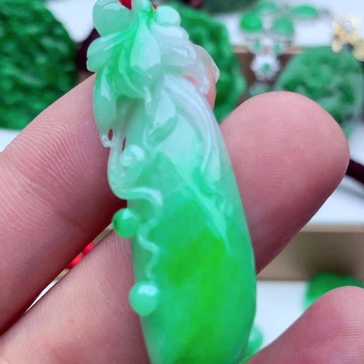 翡翠未镶嵌吊坠(不含链)