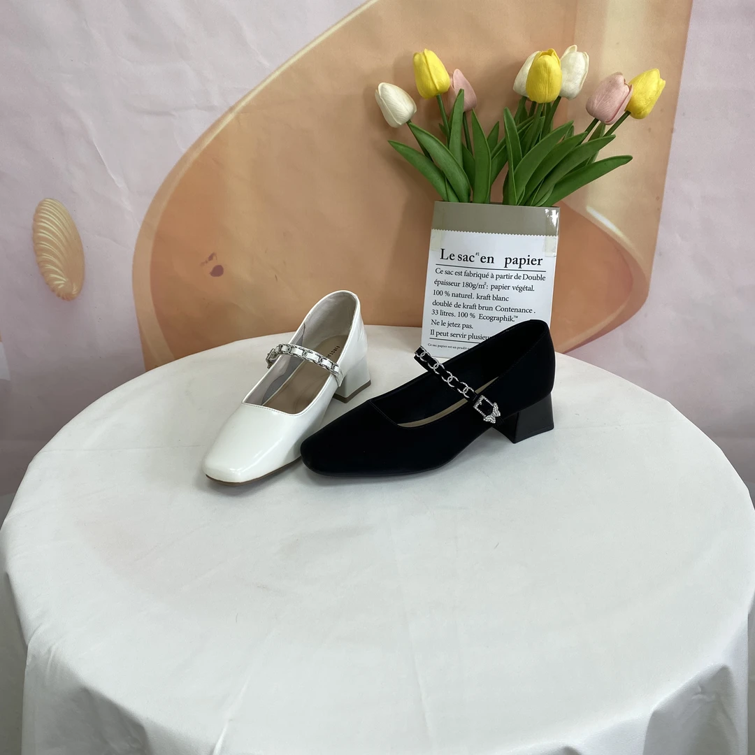 1030春秋新款时尚水钻一字带粗跟方头单鞋F