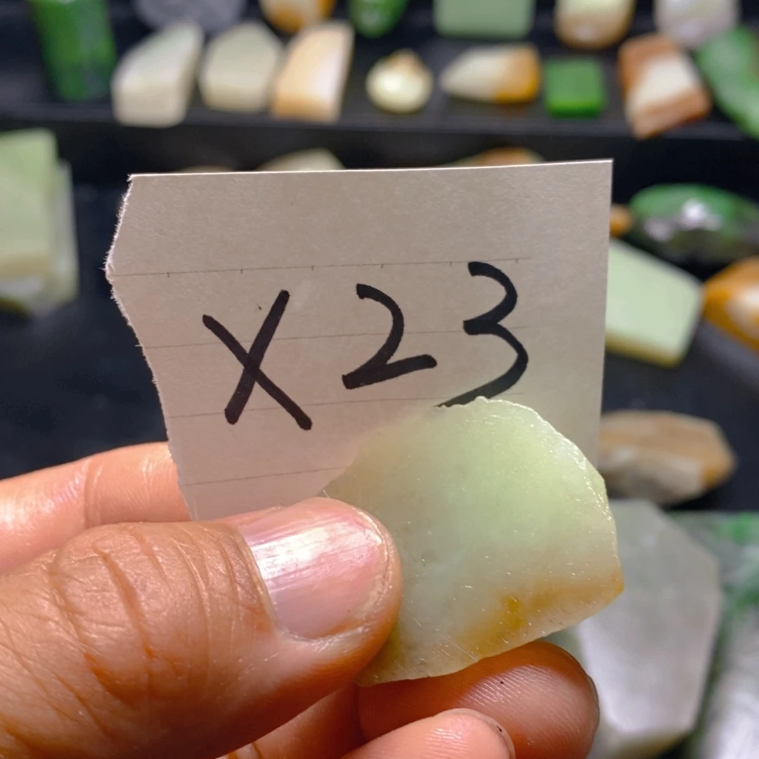 刘***祥和田玉（糖玉）未镶嵌珠宝半成品