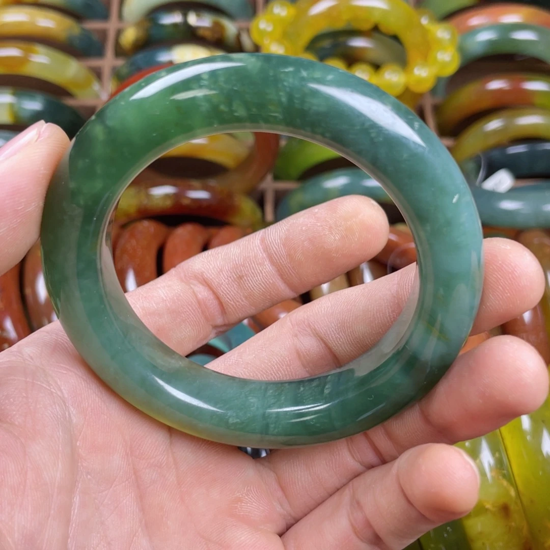 蛇纹石玉未镶嵌手镯