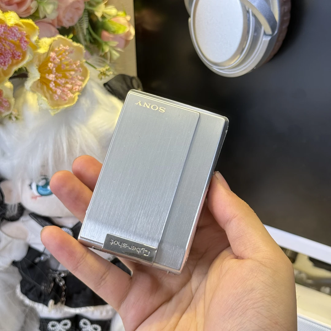 9新 Sony/索尼 索尼t100色彩感好胶片感复古感带配件适合新手