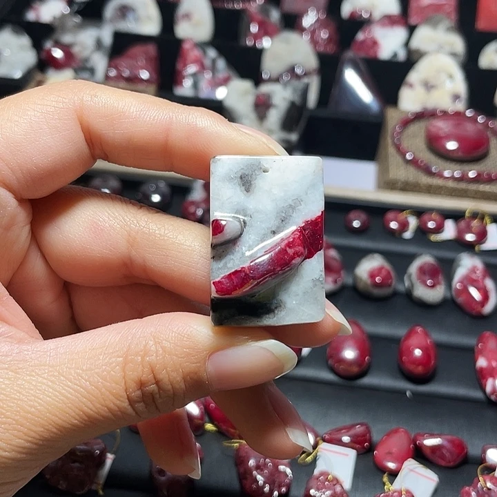 天然辰砂原石晶体无事牌