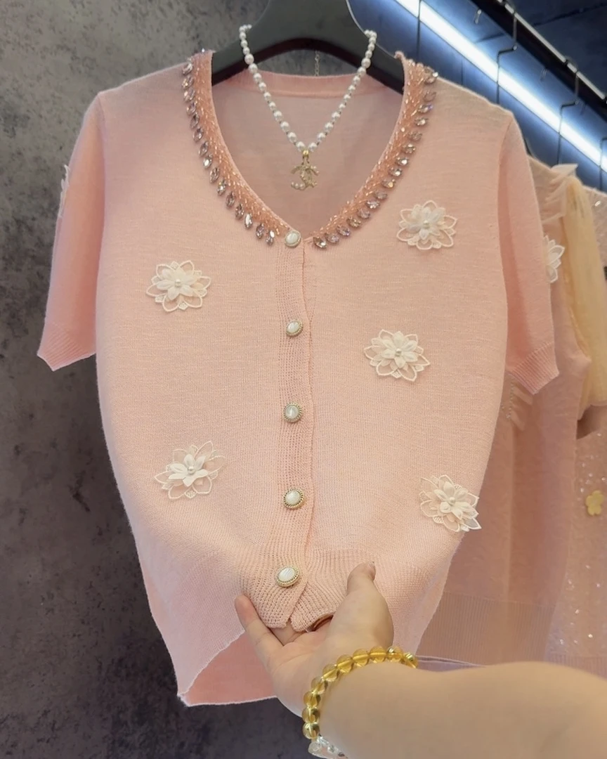 【定制大码女装80-200斤】重工甜美显瘦立体花朵气质上衣开衫1901