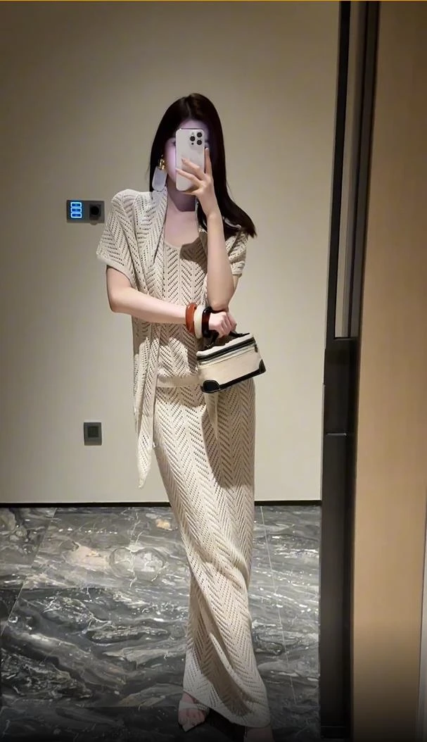 法式气质高级感时尚针织套装女背心披肩2025年新款显瘦半身裙套装
