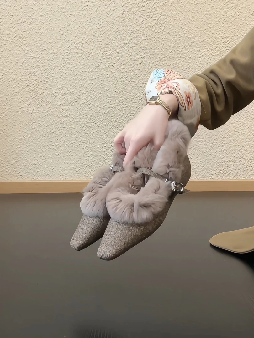 Pokoy-2cm法式气质方头毛毛拼接单鞋一字扣带优雅保暖玛丽珍