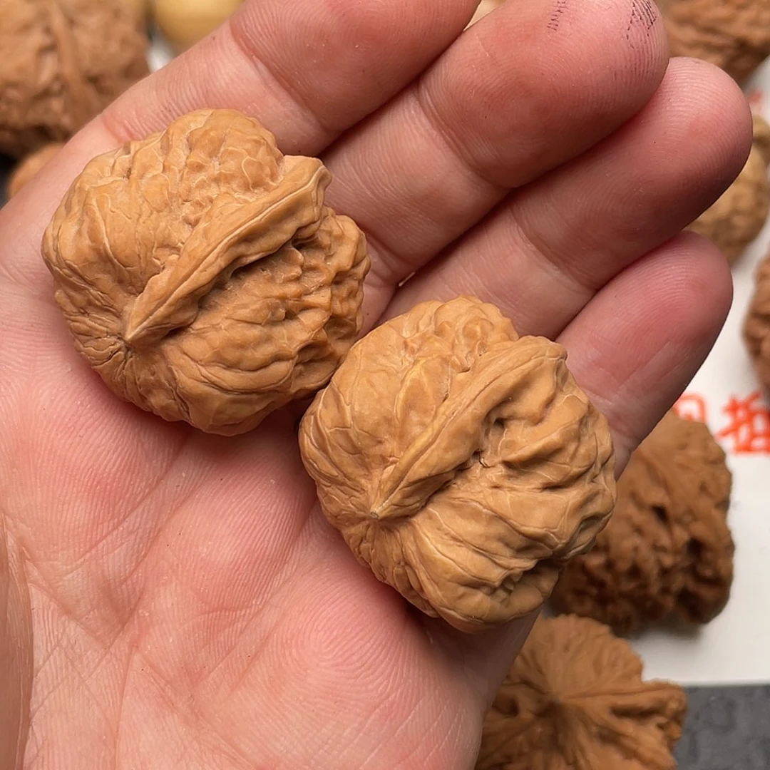 文玩核桃吊坠d****?一根筋