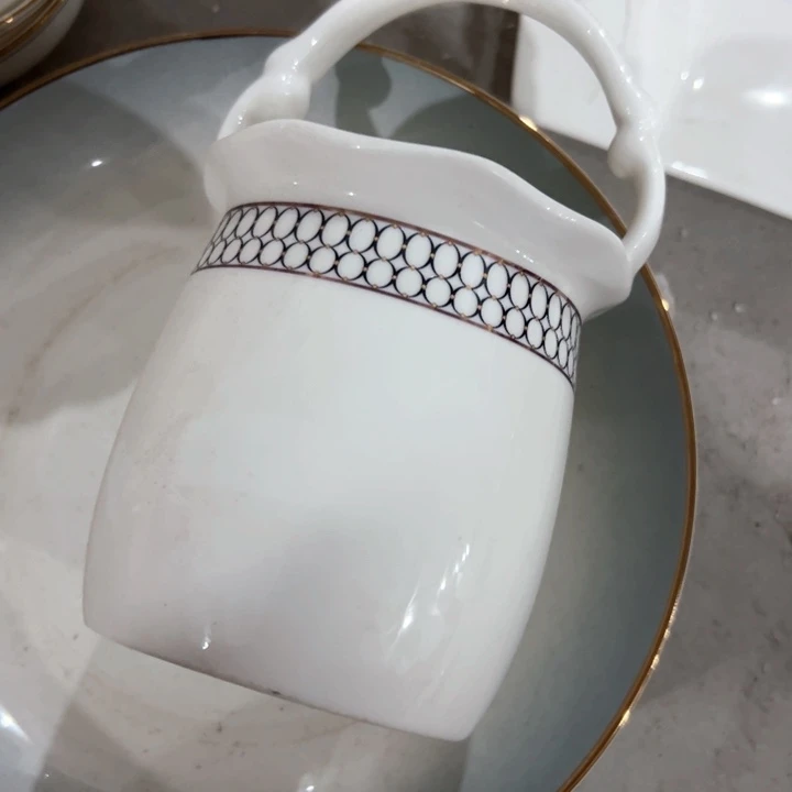 瓷金麦洛花篮1个