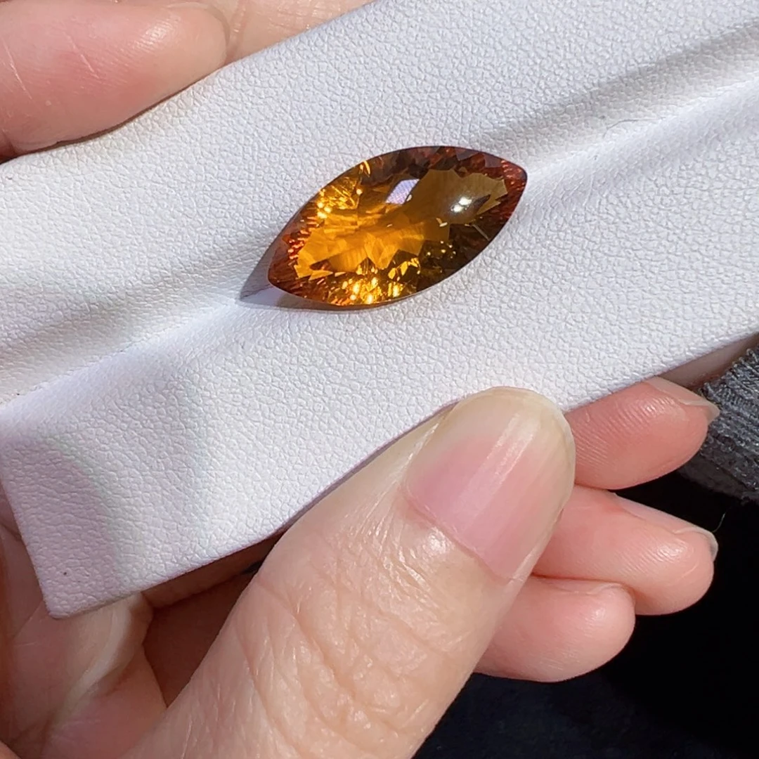 珠宝半成品未镶嵌黄晶8.8ct马眼