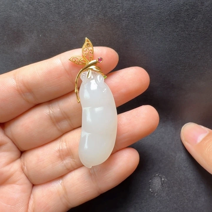 和田玉18K金镶嵌颈饰