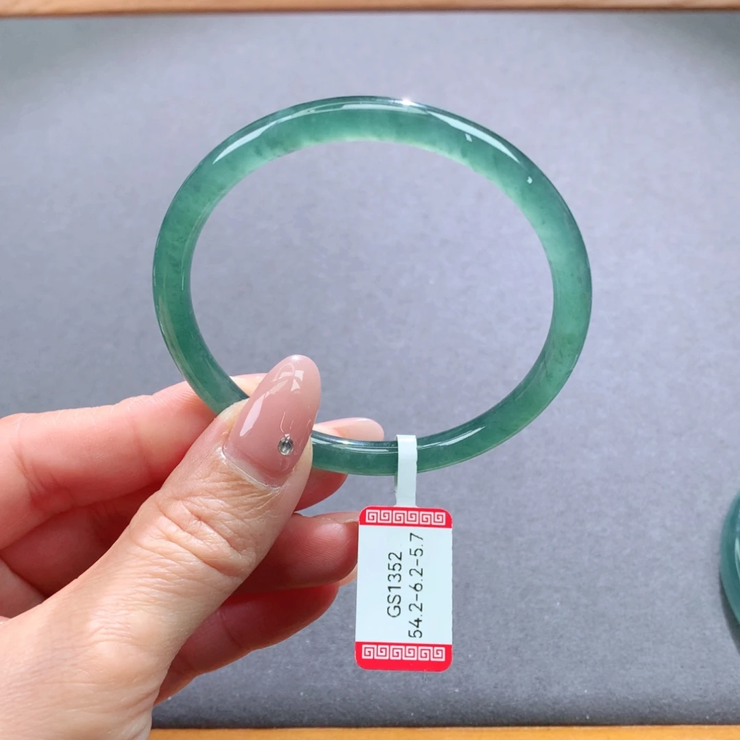 翡翠手镯未镶嵌天然翡翠手镯叮当镯