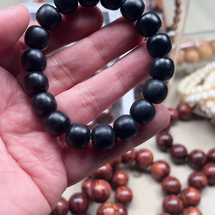 白玉菩提吊坠黑色370