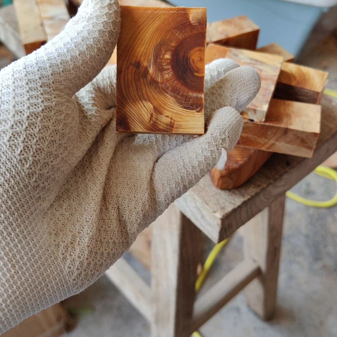 万***意毛料一个太行崖柏。。。